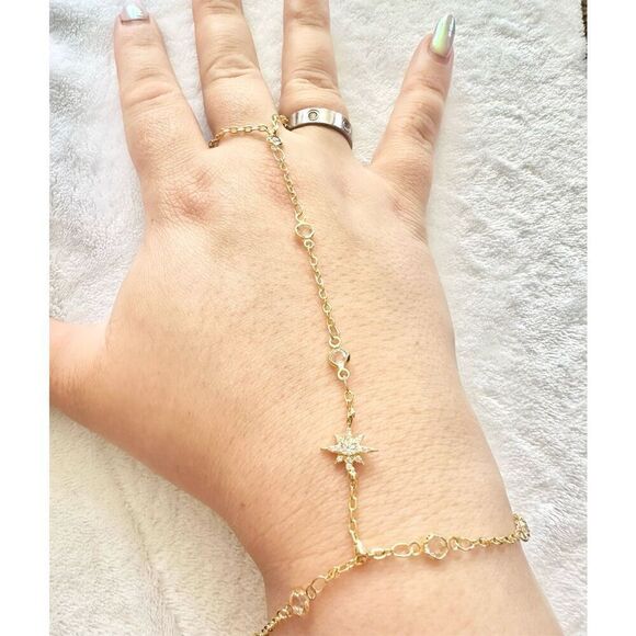 Cubic zirconia star finger chain link bracelet - Picture 2 of 2